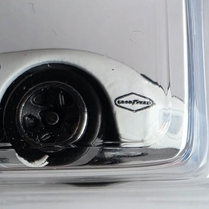 Hot Wheels Factory Fresh Ford GT40 White Die-Cast Car 1:64 Scale Collectible Model