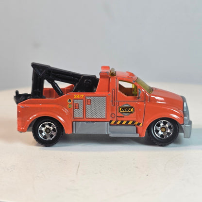 Matchbox 2005 Tow Truck MBX Series Diecast Model