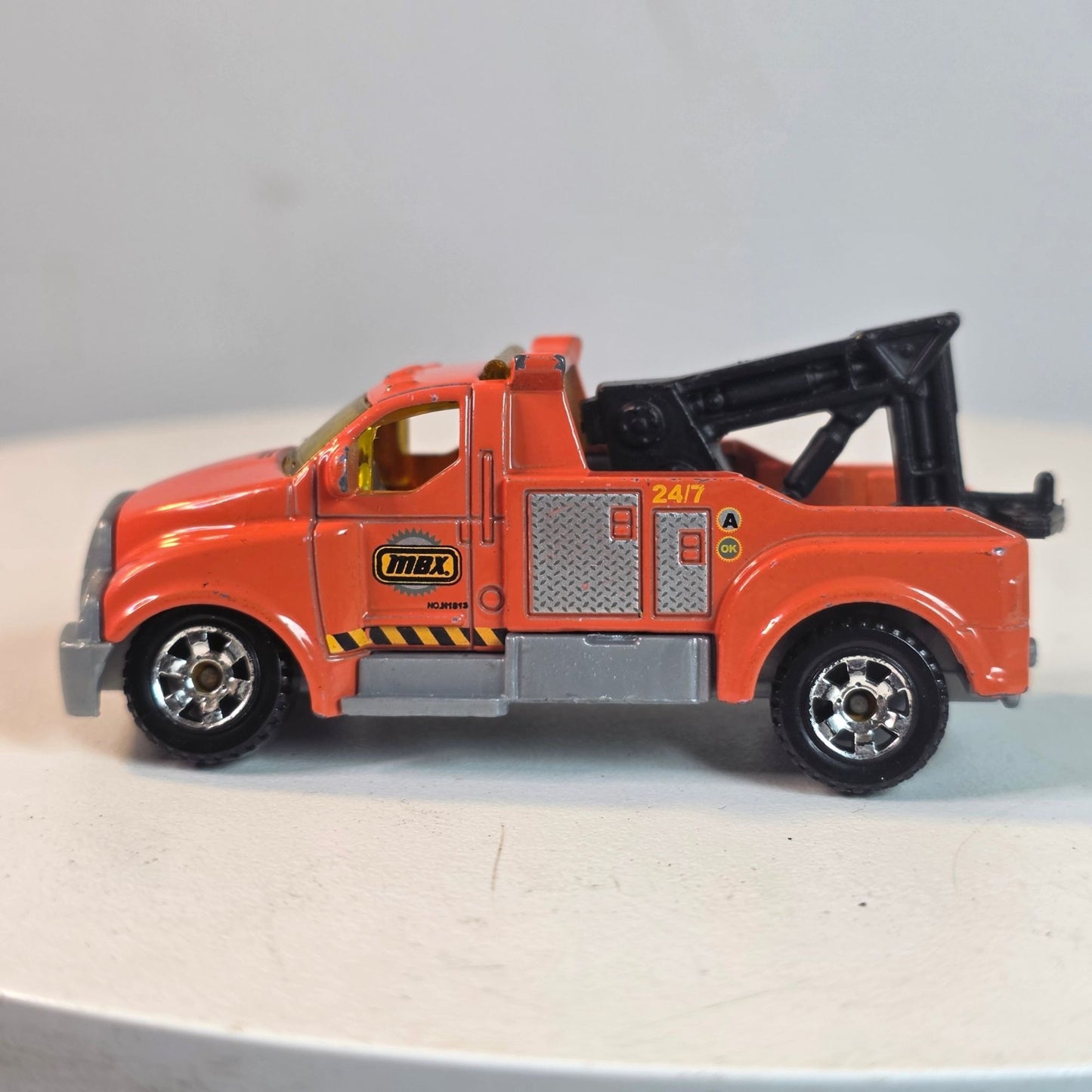 Matchbox 2005 Tow Truck MBX Series Diecast Model
