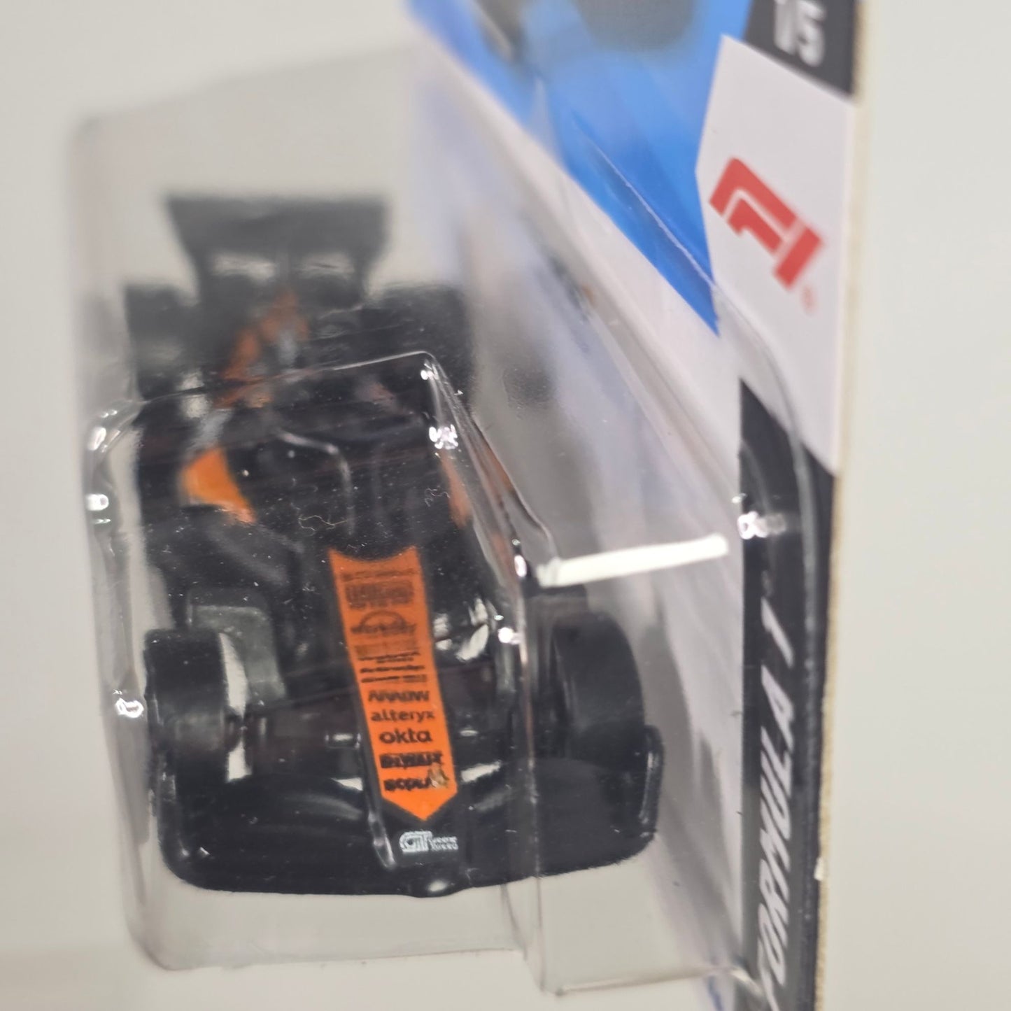 Hot Wheels F1 FORMULA 1 TEAM 1/5 MCLAREN #20/250 Diecast NEW SEALED