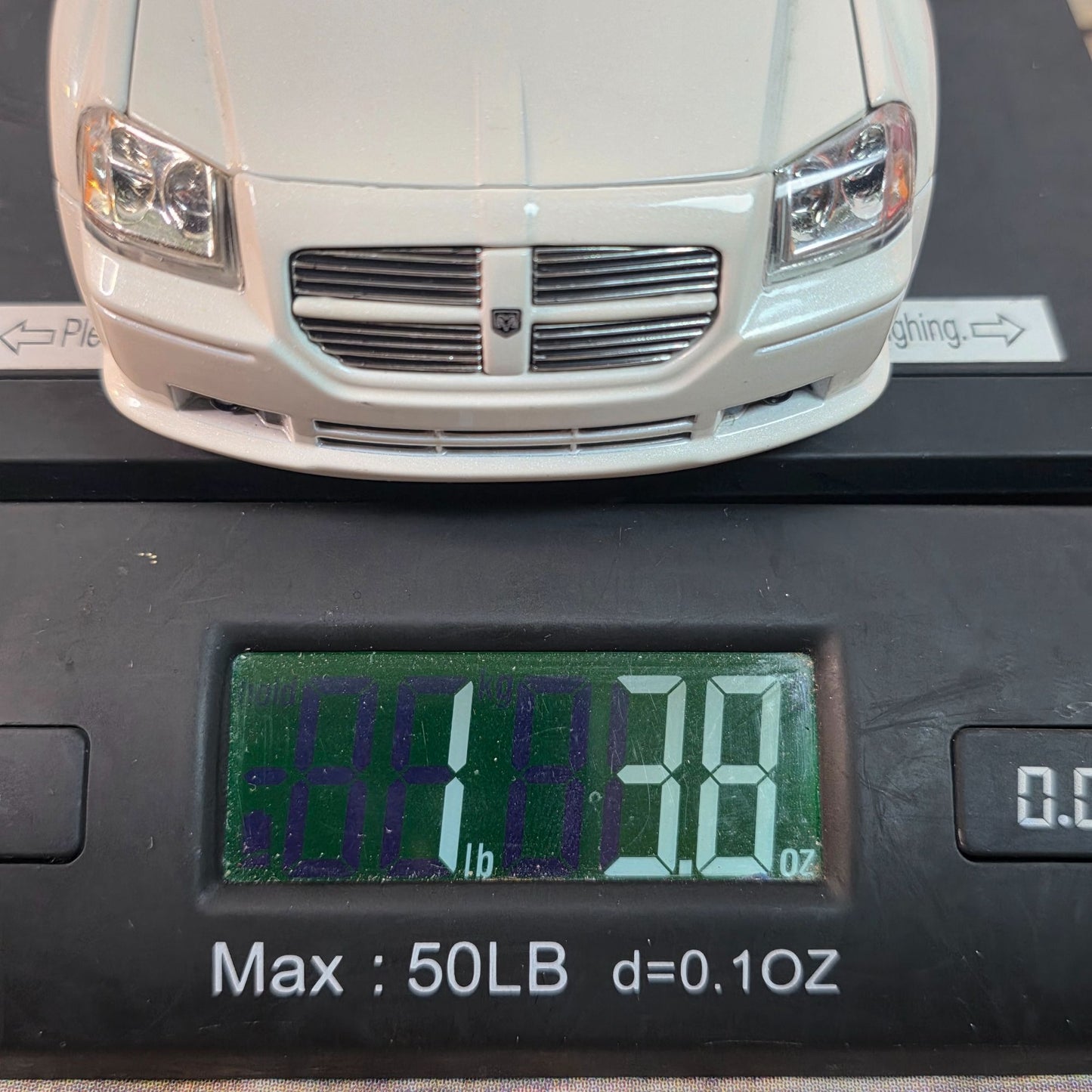 2006 Dodge Magnum Pearl White 1/24 Jada Dub City Kustoms Collectible Model Car