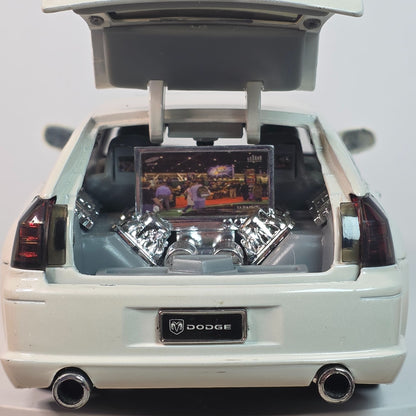 2006 Dodge Magnum Pearl White 1/24 Jada Dub City Kustoms Collectible Model Car