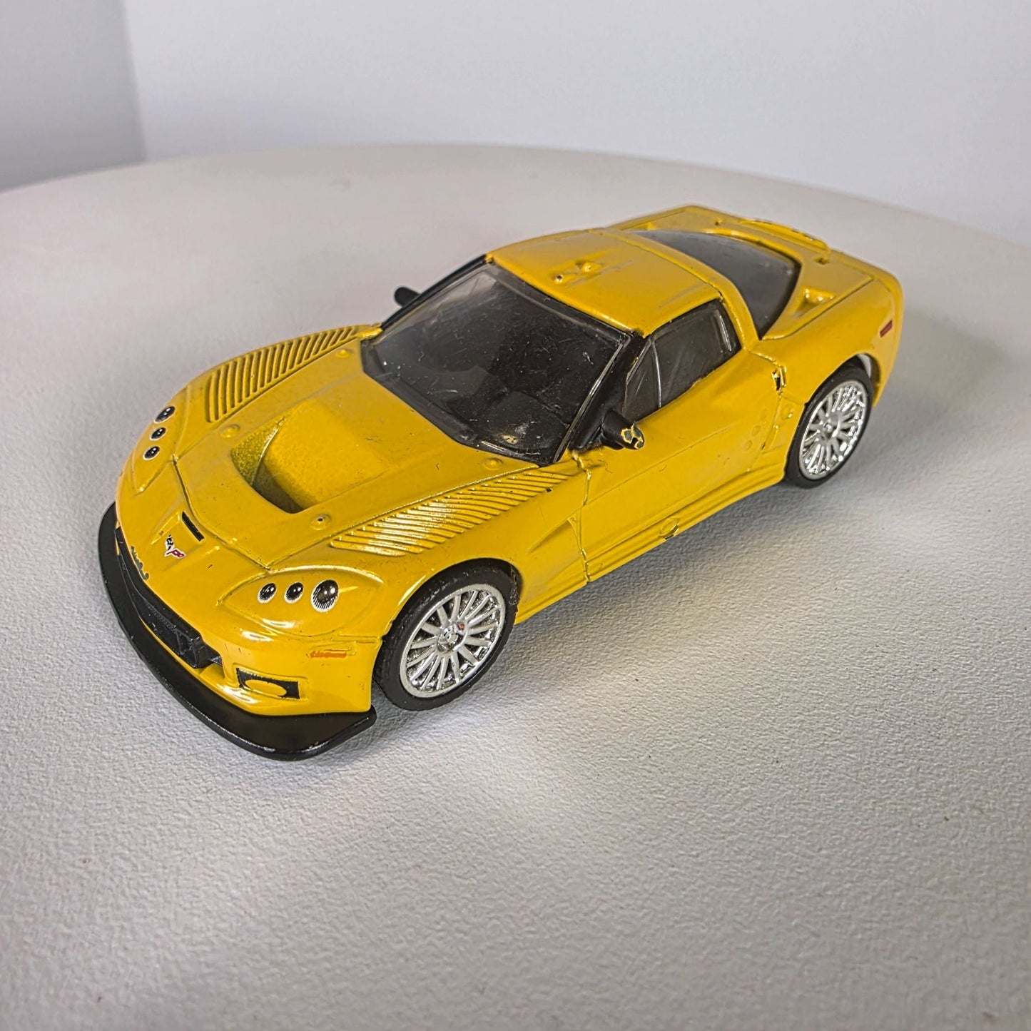 Jada Toys 2005 Chevrolet Corvette Yellow Die-Cast Model Car