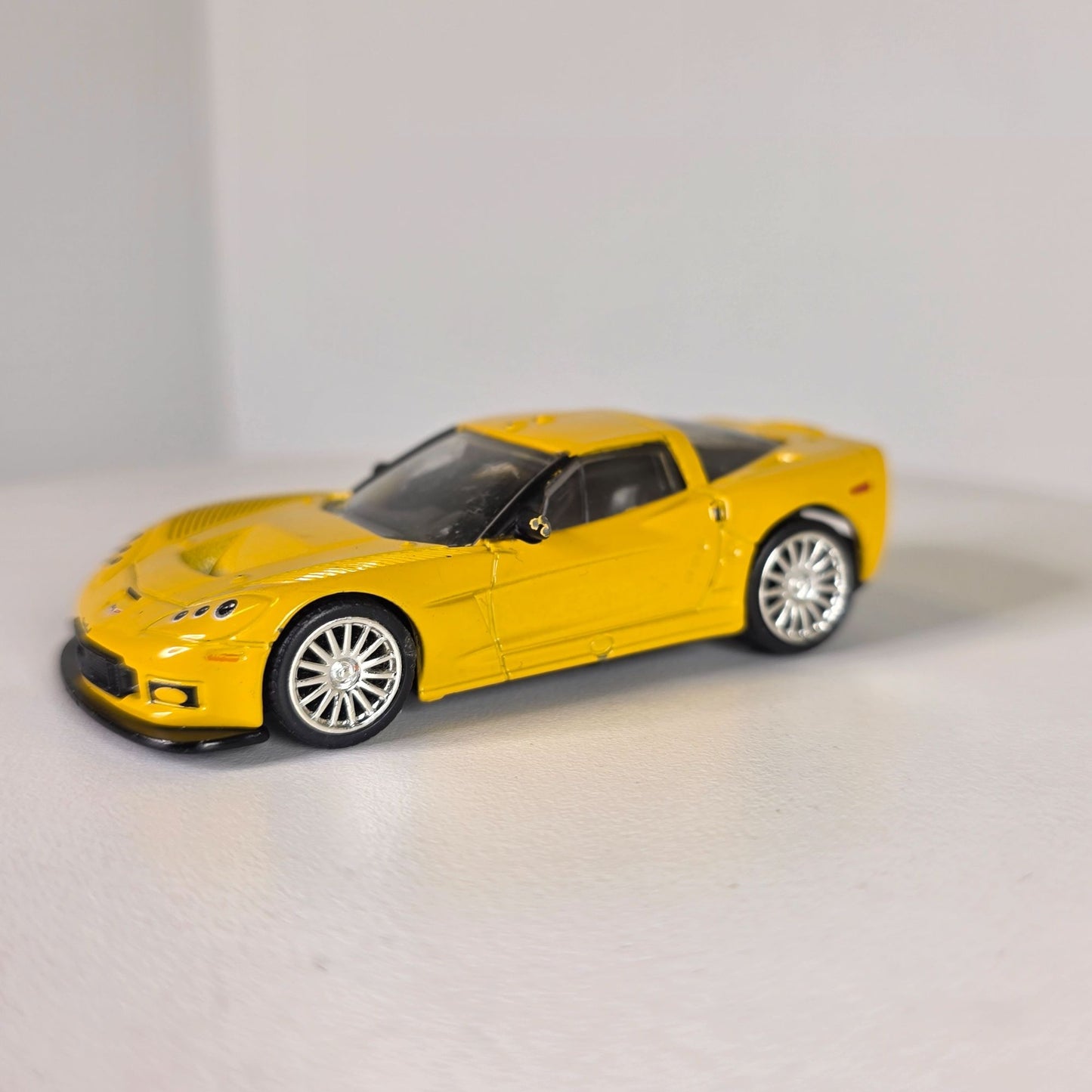 Jada Toys 2005 Chevrolet Corvette Yellow Die-Cast Model Car