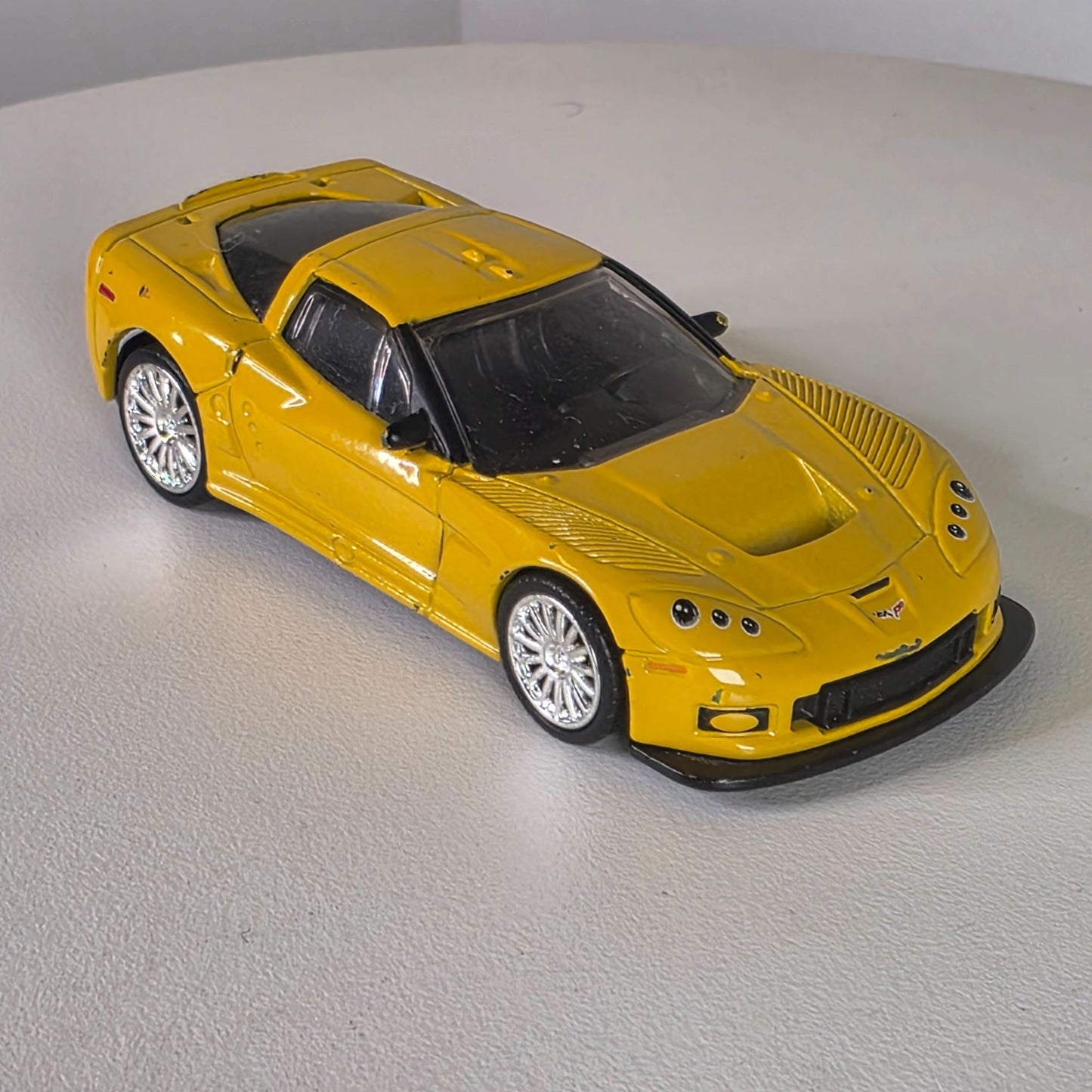 Jada Toys 2005 Chevrolet Corvette Yellow Die-Cast Model Car