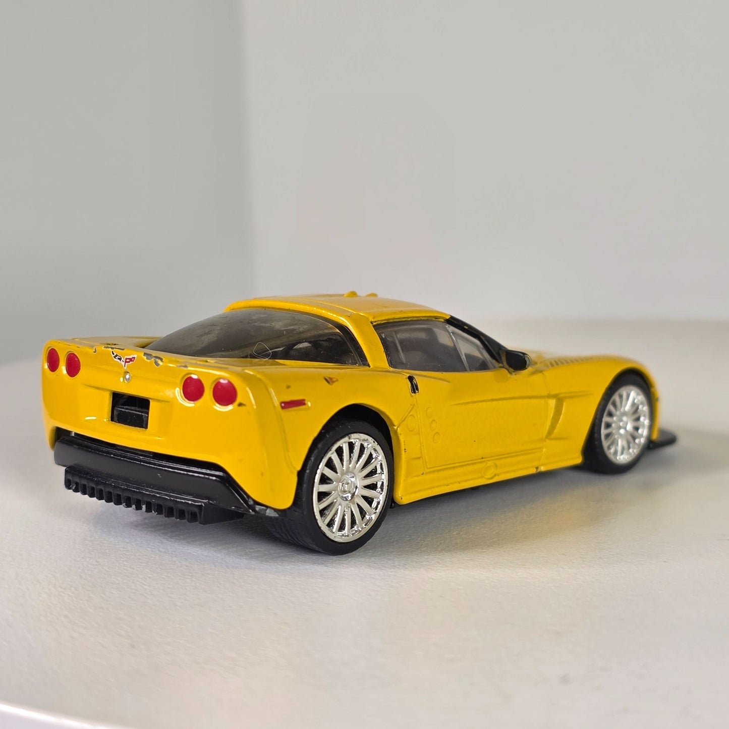 Jada Toys 2005 Chevrolet Corvette Yellow Die-Cast Model Car