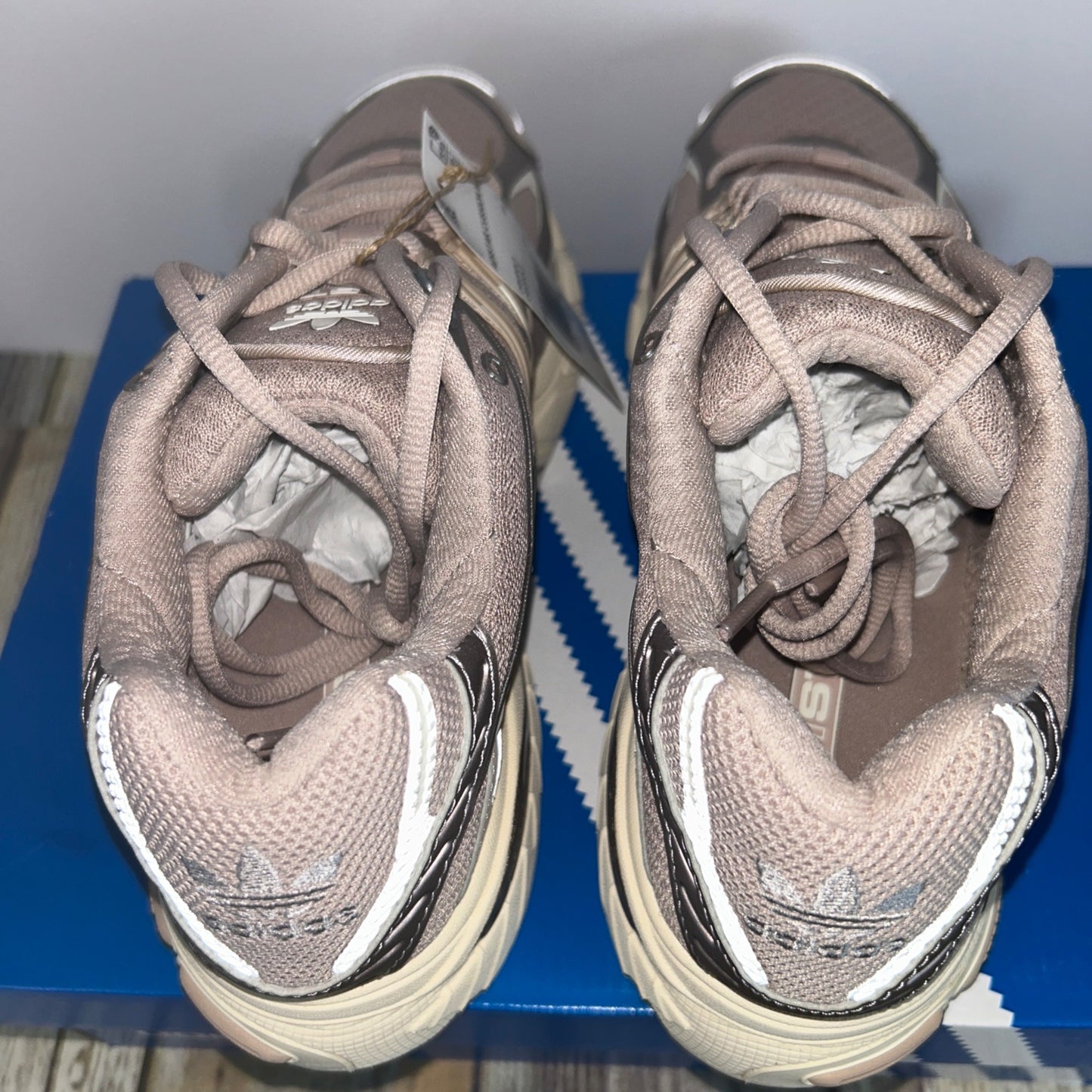 Adidas Womens Adistar Cushion Lace Up Sneakers - Beige & Brown - Size 8