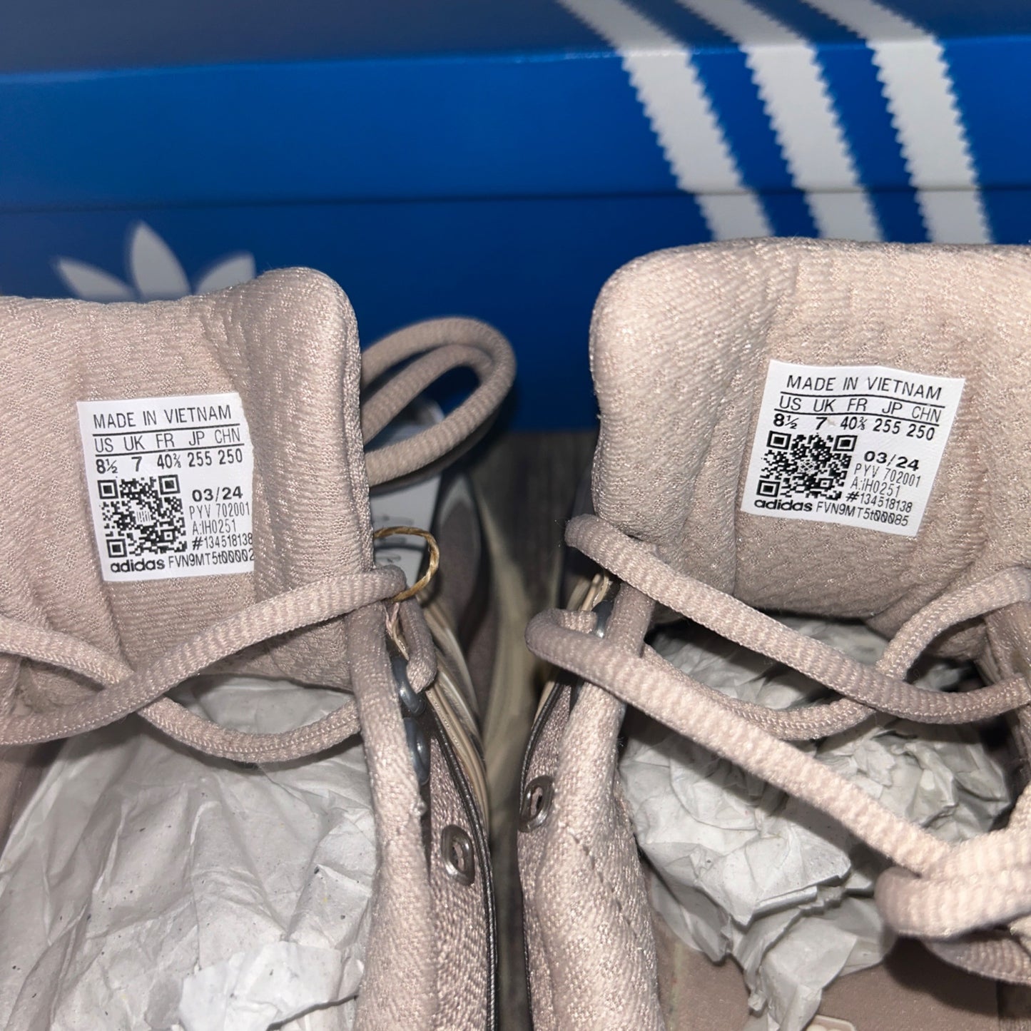 Adidas Womens Adistar Cushion Lace Up Sneakers - Beige & Brown - Size 8