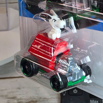 Hot Wheels Snoopy HW Screen Time Die-Cast Car