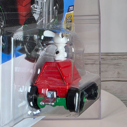Hot Wheels Snoopy HW Screen Time Die-Cast Car