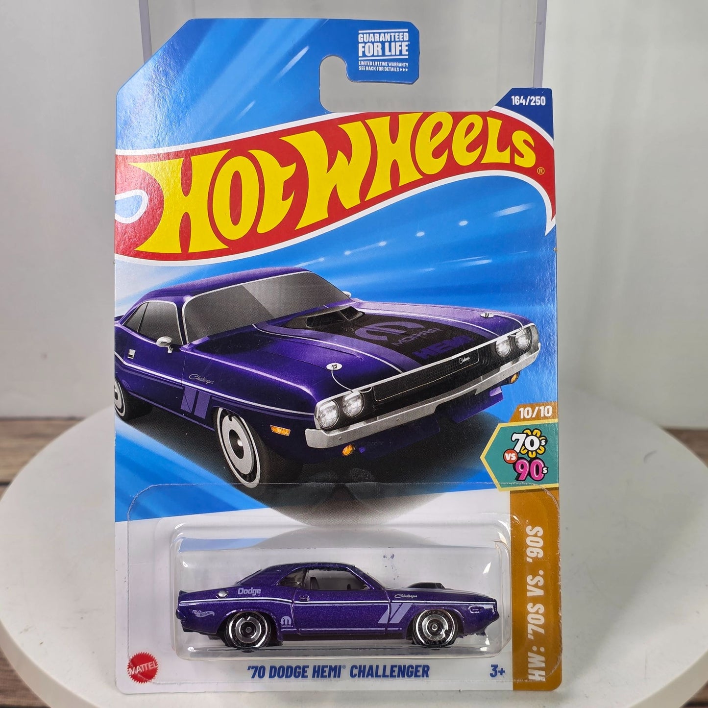 Hot Wheels 70 Dodge Hemi Challenger Purple 164/250 Die-Cast Car