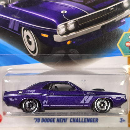 Hot Wheels 70 Dodge Hemi Challenger Purple 164/250 Die-Cast Car