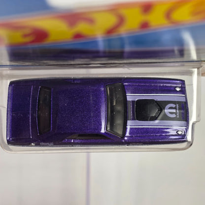 Hot Wheels 70 Dodge Hemi Challenger Purple 164/250 Die-Cast Car