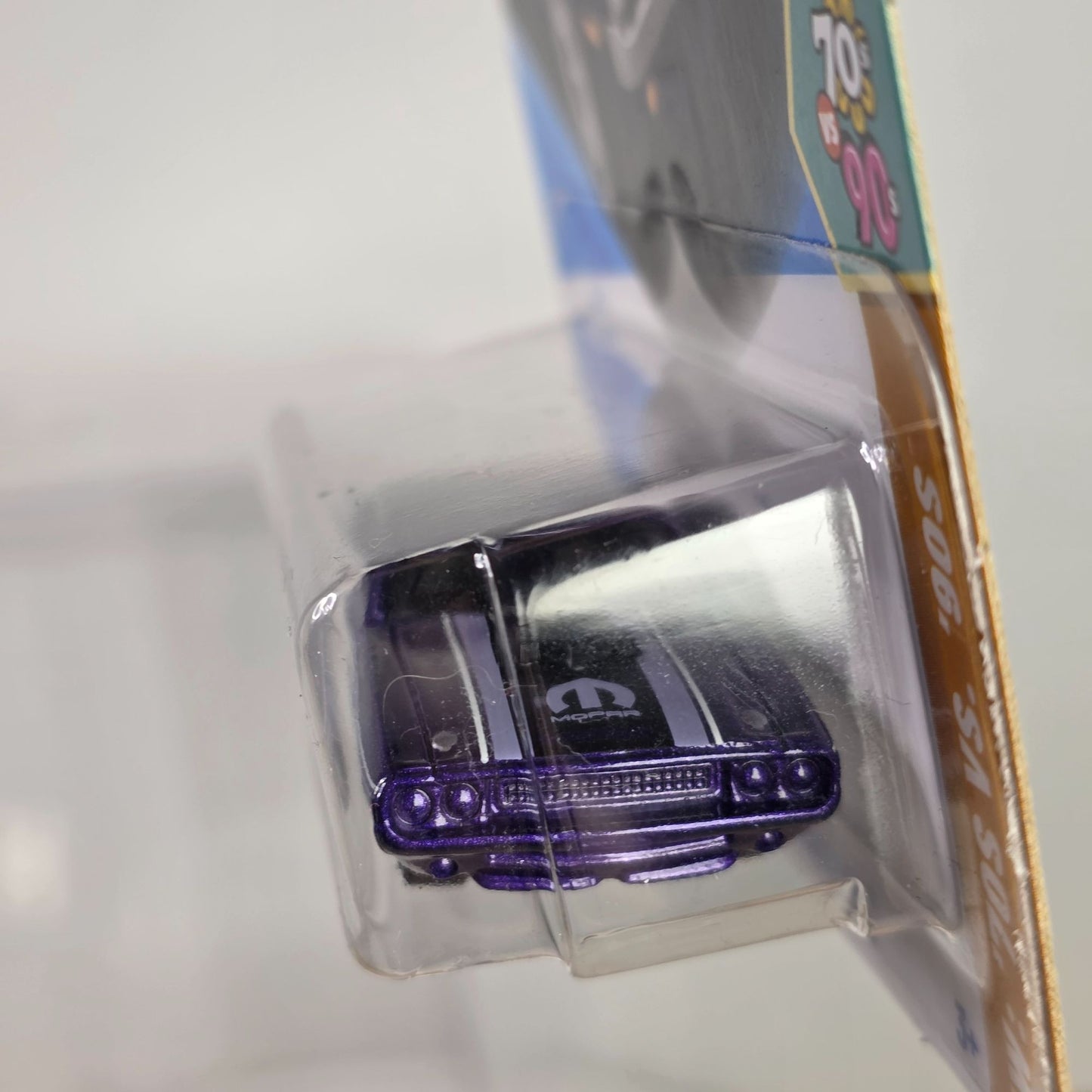 Hot Wheels 70 Dodge Hemi Challenger Purple 164/250 Die-Cast Car