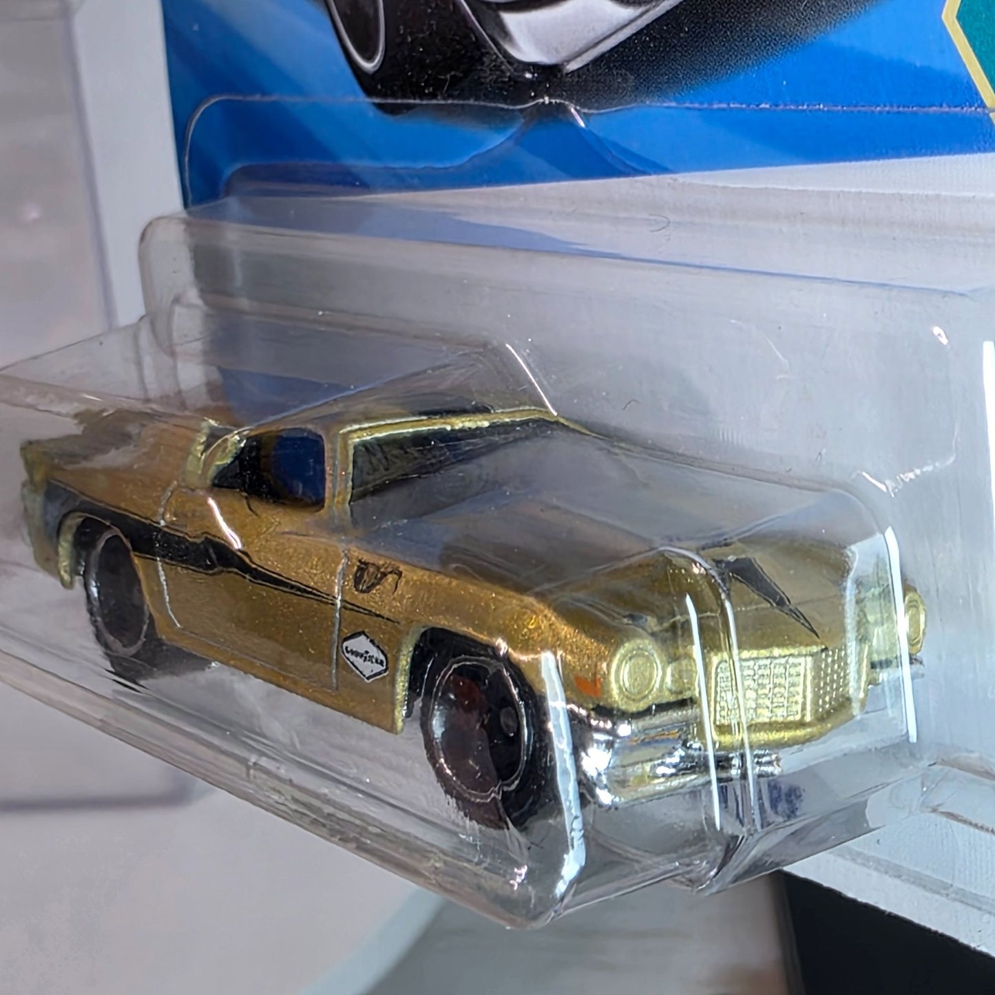 Hot Wheels 70 Chevy Camaro RS Die-Cast Car 53/250 Gold 70s Vs 90s Series Collectible Toy