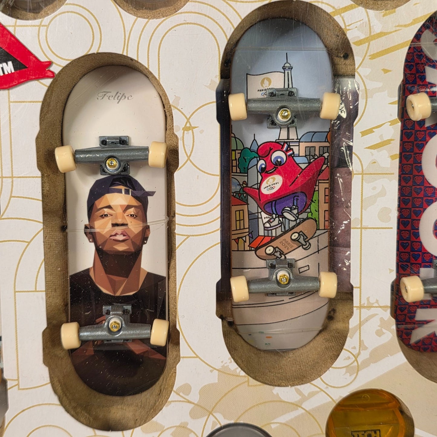 Tech Deck Olympic Games Paris 2024 Competition Legends 8-Pack