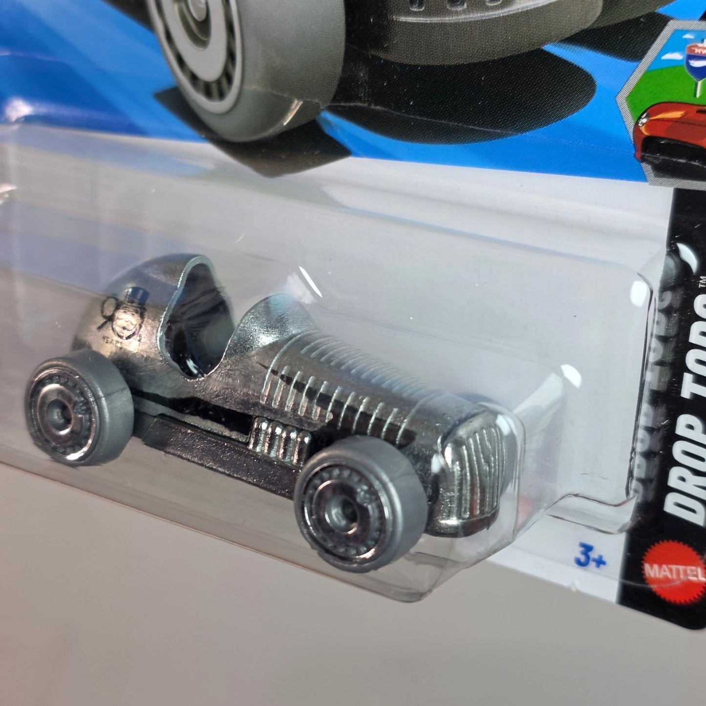 Hot Wheels 2026 Drop Tops Pass N Go 90th Anniversary Die-Cast Car