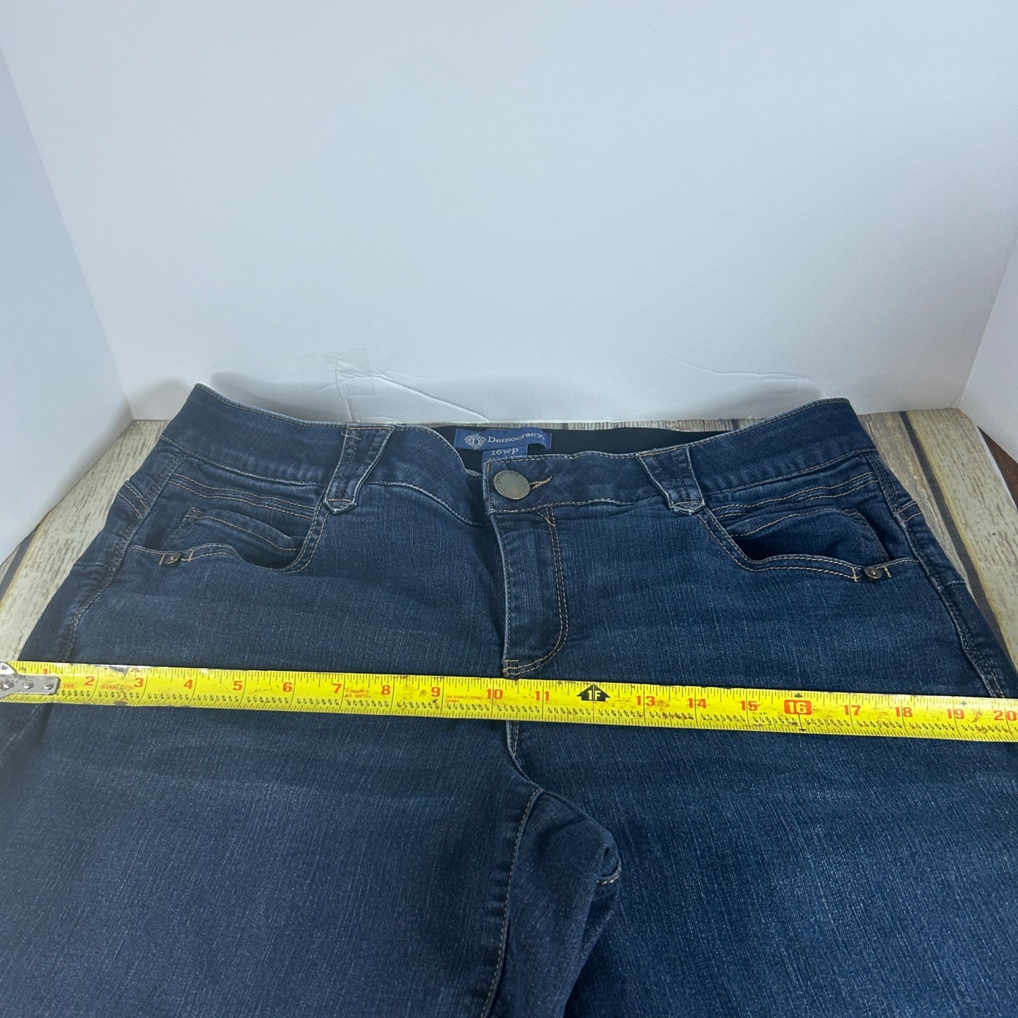 Democracy Womens Dark Wash Denim Shorts Size 16WP