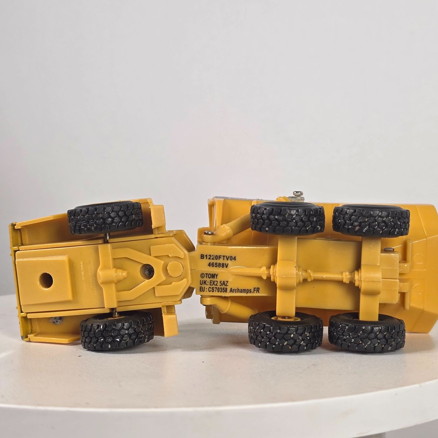 John Deere Toy Dump Truck Diecast Model By Tomy