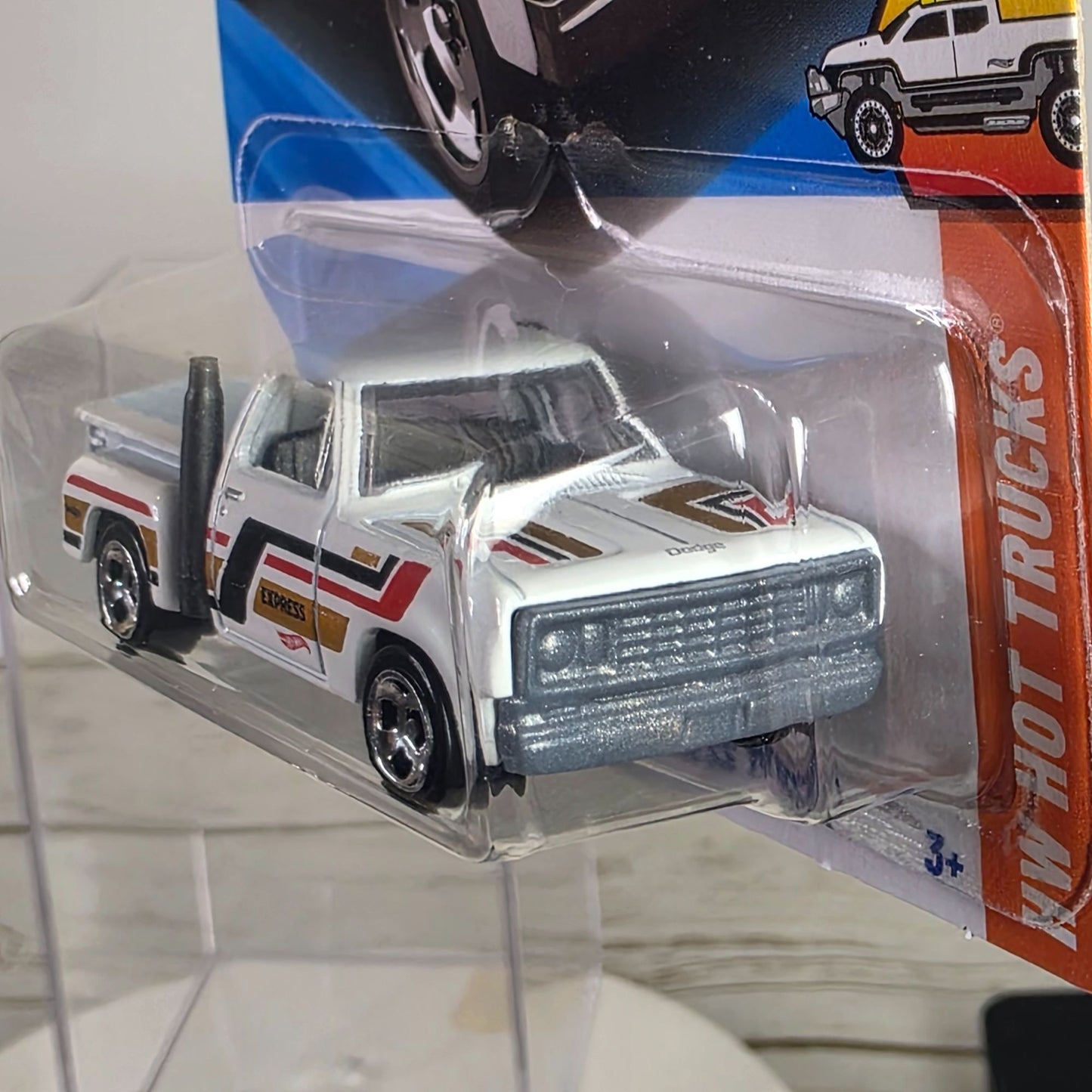 1978 Dodge Lil Red Express Truck Hot Wheels 173/250 White W/ Red Gold Stripes 1:64 Diecast Model Collectible