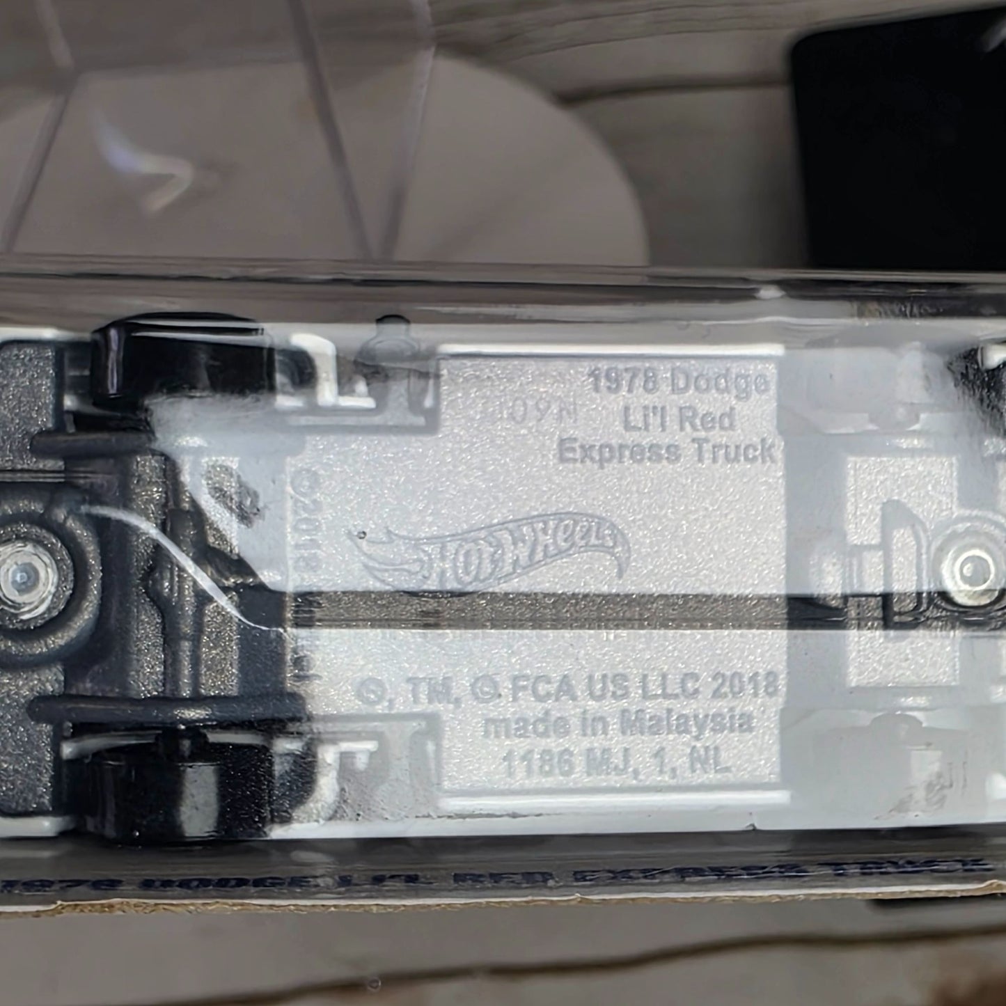 1978 Dodge Lil Red Express Truck Hot Wheels 173/250 White W/ Red Gold Stripes 1:64 Diecast Model Collectible