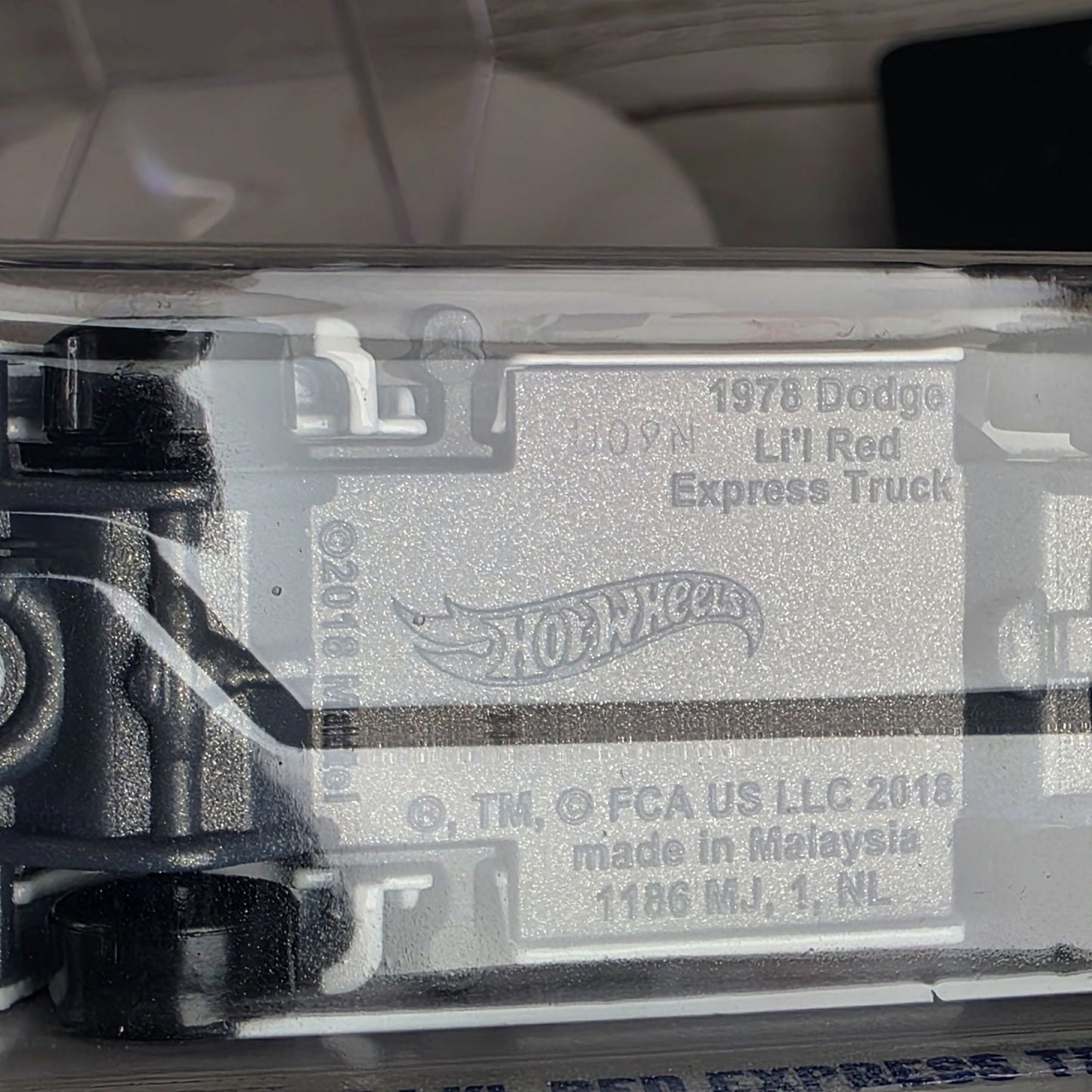 1978 Dodge Lil Red Express Truck Hot Wheels 173/250 White W/ Red Gold Stripes 1:64 Diecast Model Collectible