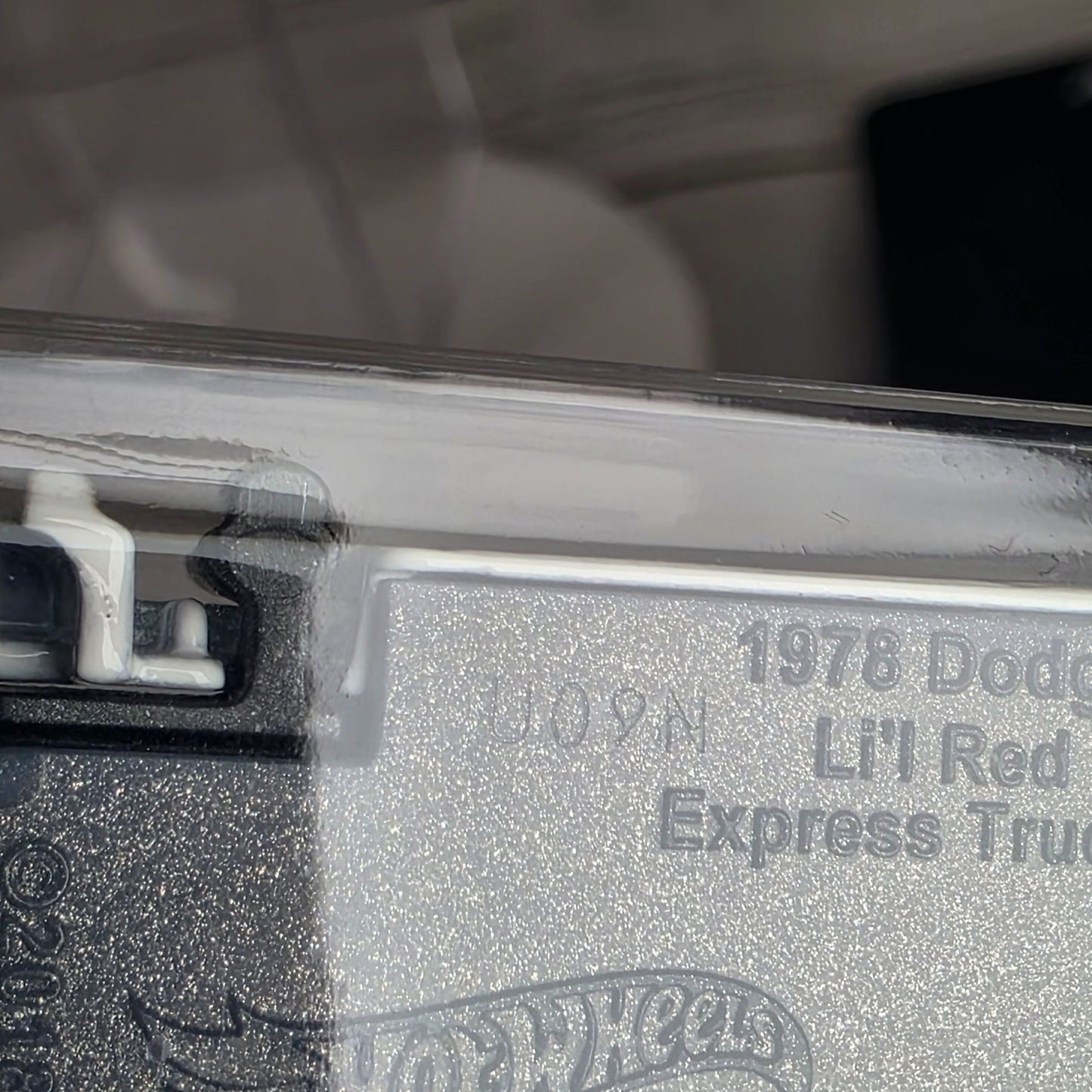 1978 Dodge Lil Red Express Truck Hot Wheels 173/250 White W/ Red Gold Stripes 1:64 Diecast Model Collectible