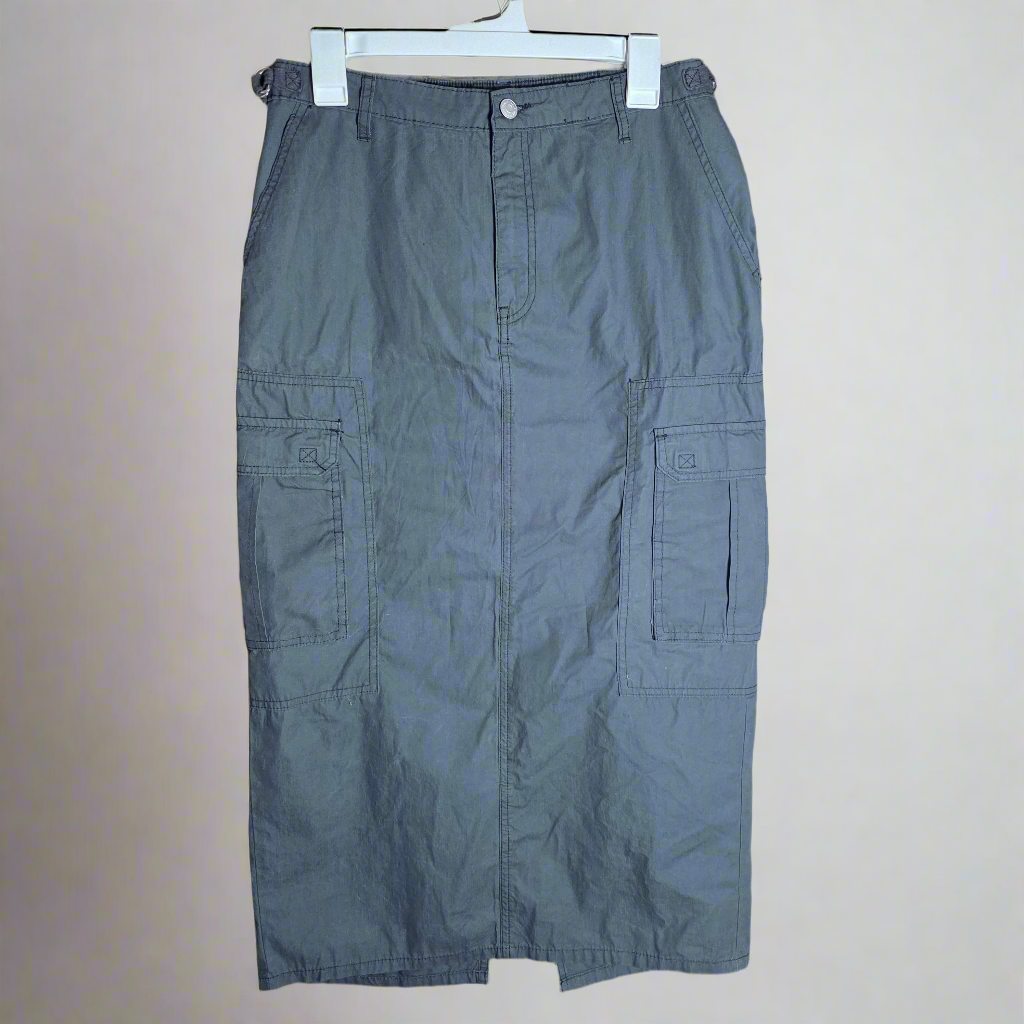 NWT New Women's Wild Fable Dark Gray Back Slit Cargo Skirt Small