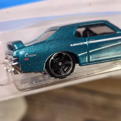 Hot Wheels 69 Mercury Cougar Eliminator Die-Cast Car 171/250  Muscle Mania Series