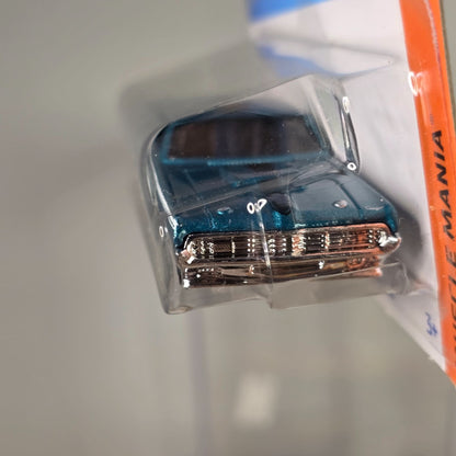 Hot Wheels 69 Mercury Cougar Eliminator Die-Cast Car 171/250  Muscle Mania Series