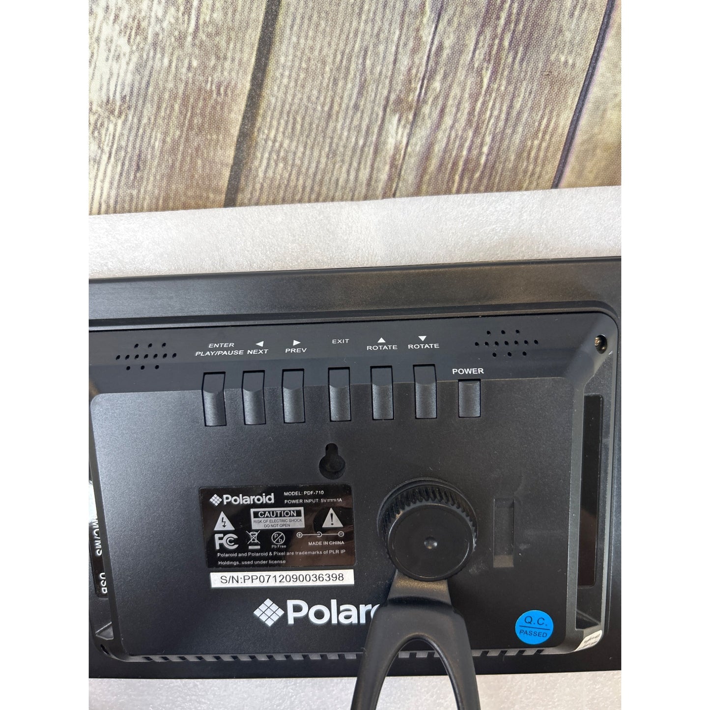 Polaroid 7" Digital Picture Frame With Stand & Box