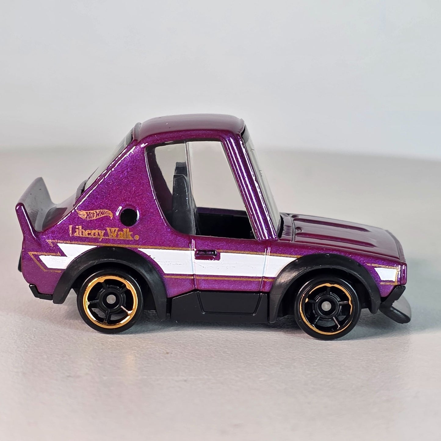 Hot Wheels Liberty Walk Nissan Skyline 2000GT-R LBWK