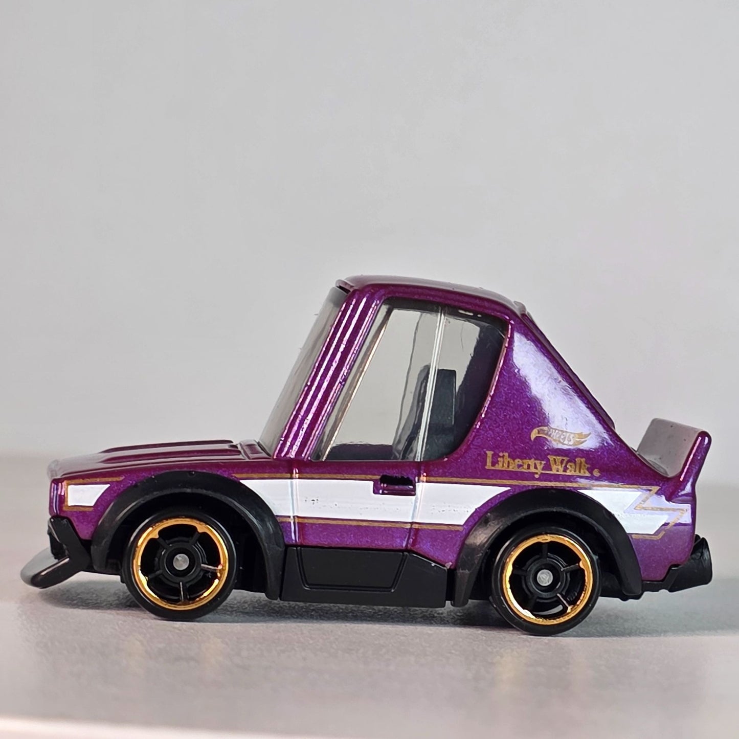 Hot Wheels Liberty Walk Nissan Skyline 2000GT-R LBWK