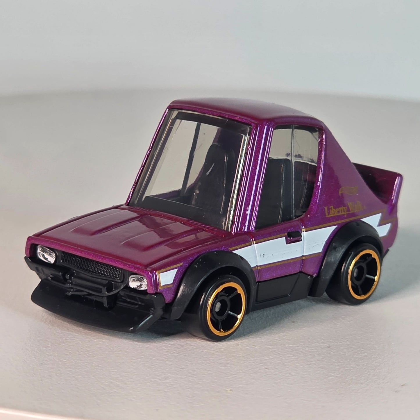 Hot Wheels Liberty Walk Nissan Skyline 2000GT-R LBWK