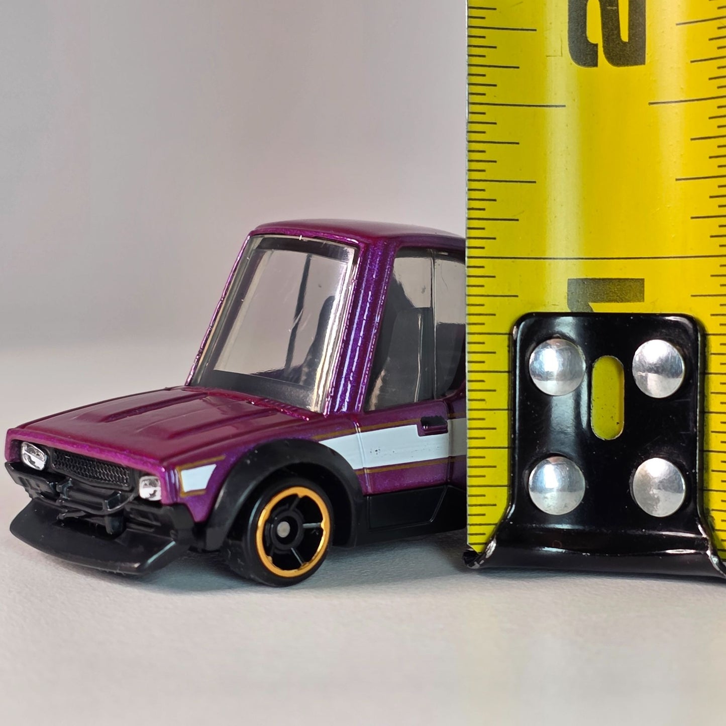 Hot Wheels Liberty Walk Nissan Skyline 2000GT-R LBWK