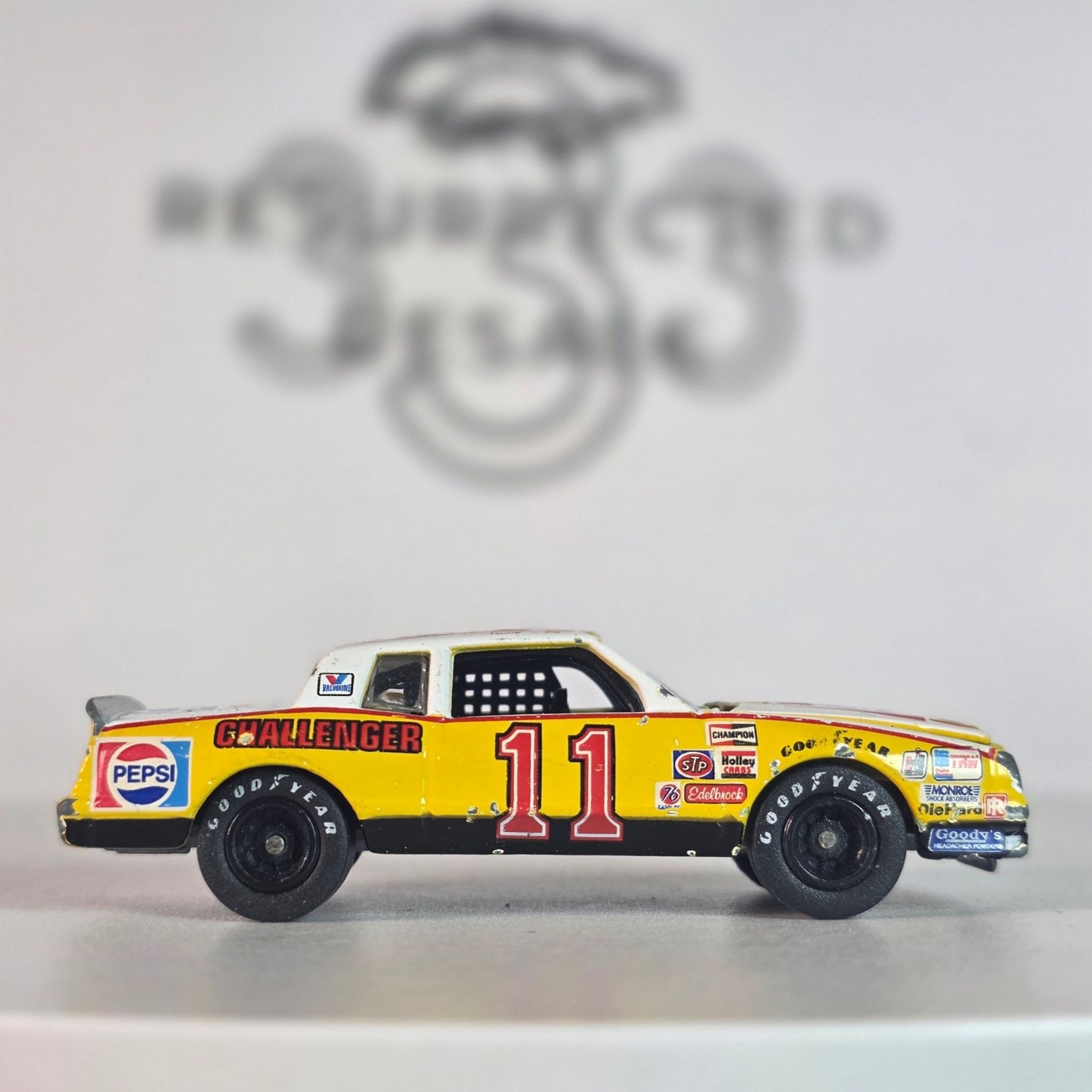 Vintage 1998 JL Pepsi Challenger #11 Darrell Waltrip Loose Wear