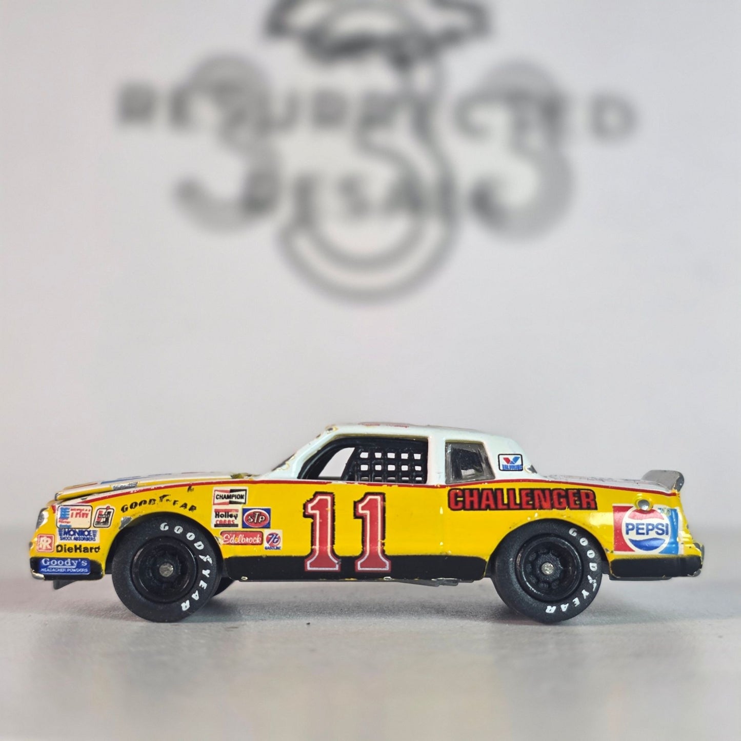 Vintage 1998 JL Pepsi Challenger #11 Darrell Waltrip Loose Wear