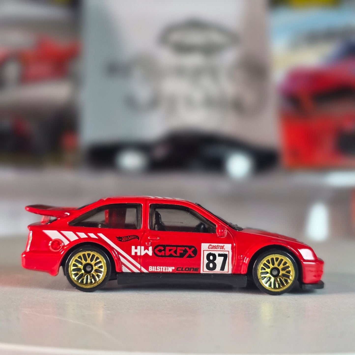 Hot Wheels '87 Ford Sierra Cosworth Red Rally Loose Mint GFX