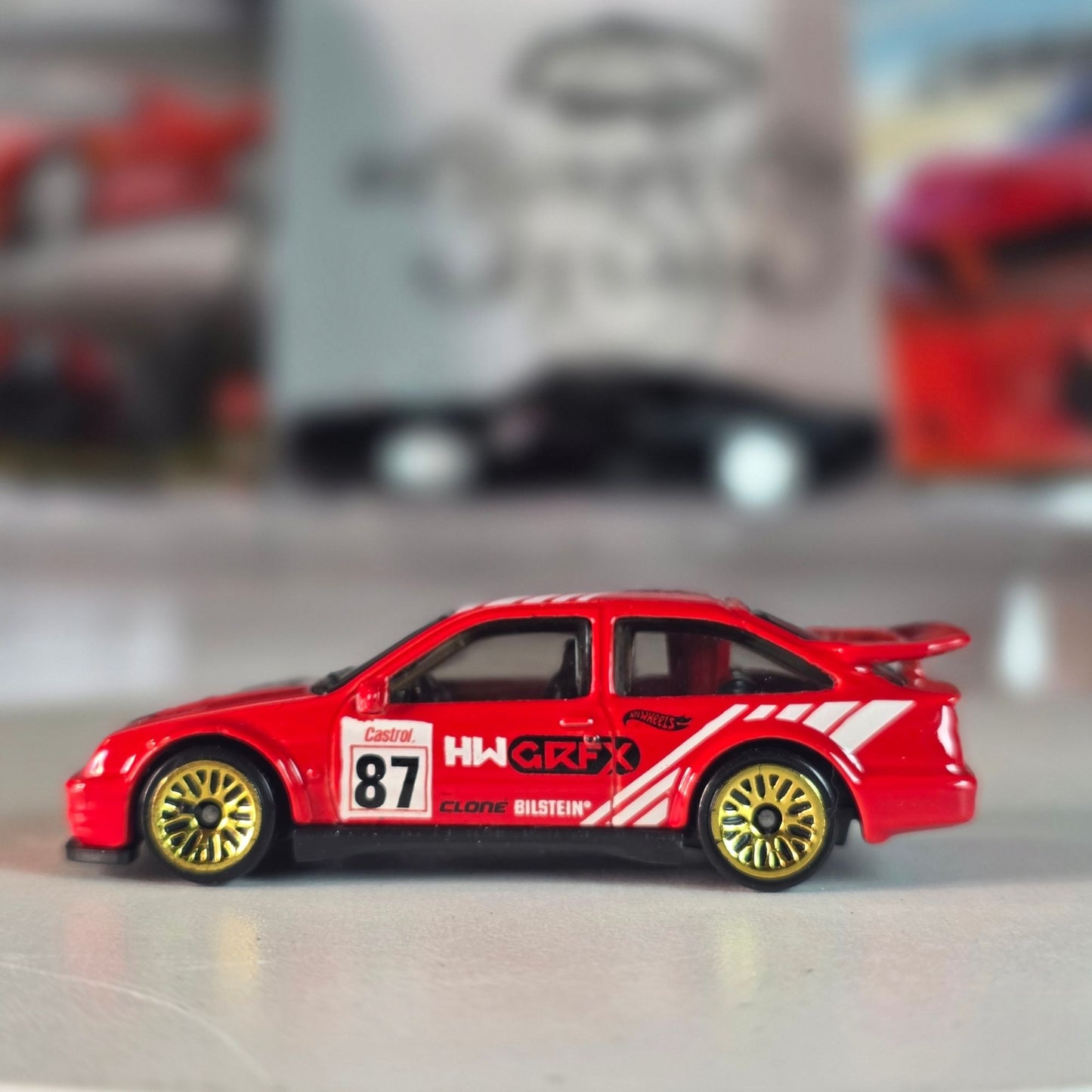 Hot Wheels '87 Ford Sierra Cosworth Red Rally Loose Mint GFX