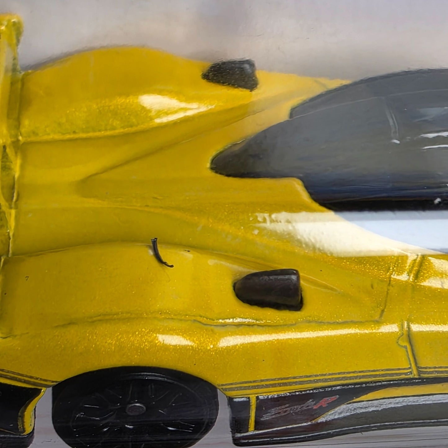 Hot Wheels Pagani Zonda R Die-Cast Car Yellow & Black HW Race Day Series 99/250 Limited Edition Model