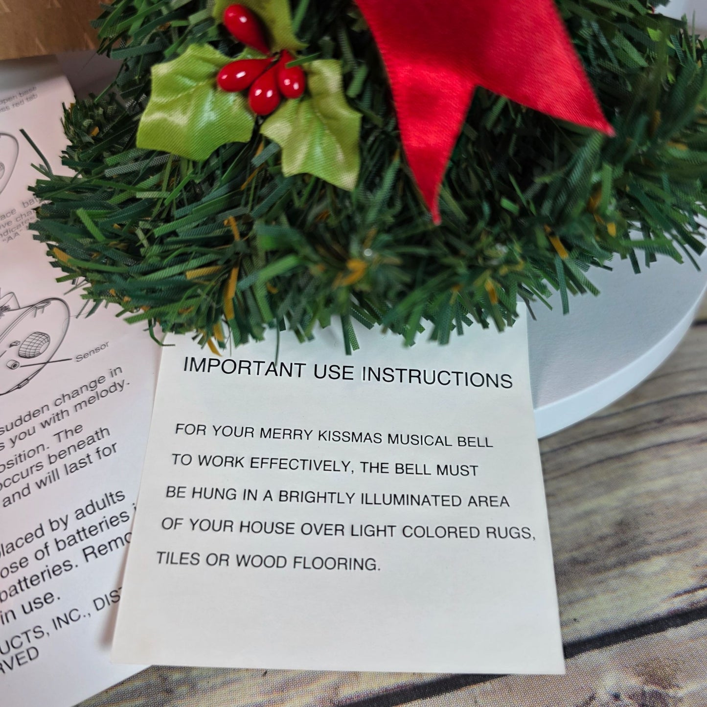 Avon Merry Kissmas Musical Christmas Bell Wreath Ornament