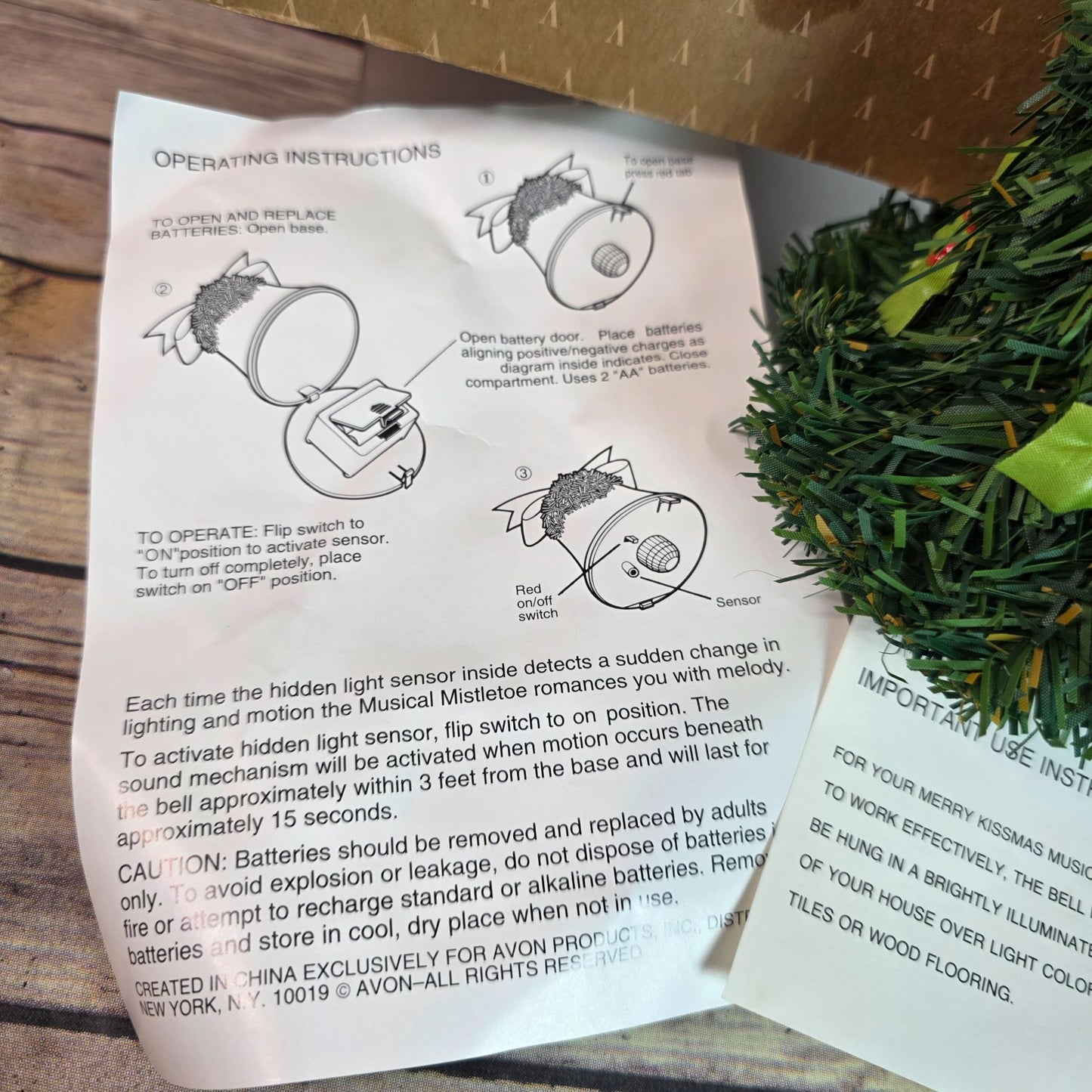 Avon Merry Kissmas Musical Christmas Bell Wreath Ornament