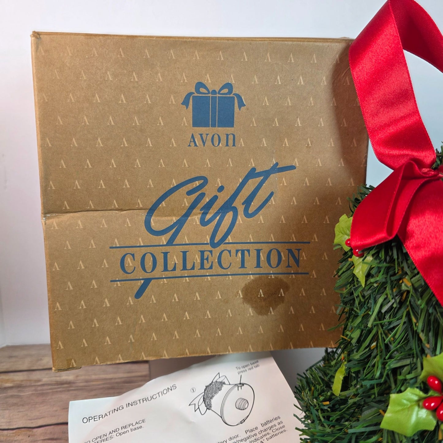 Avon Merry Kissmas Musical Christmas Bell Wreath Ornament