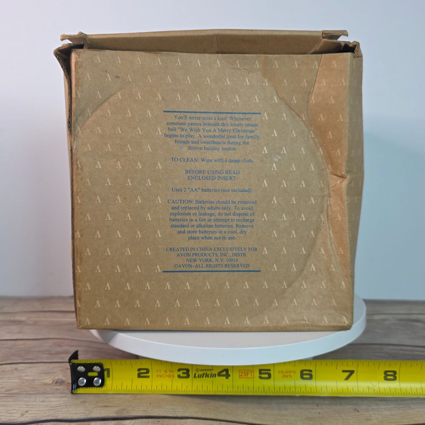 Avon Merry Kissmas Musical Christmas Bell Wreath Ornament