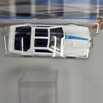 Hot Wheels Muscle Mania 84 Pontiac Firebird 1:64 Scale Die-Cast Model Toy Car