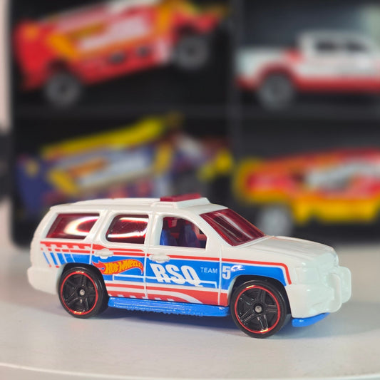 RARE Hot Wheels FIRST RESPONSE Team 5 Die-Cast EMERGENCY Vehicle SET