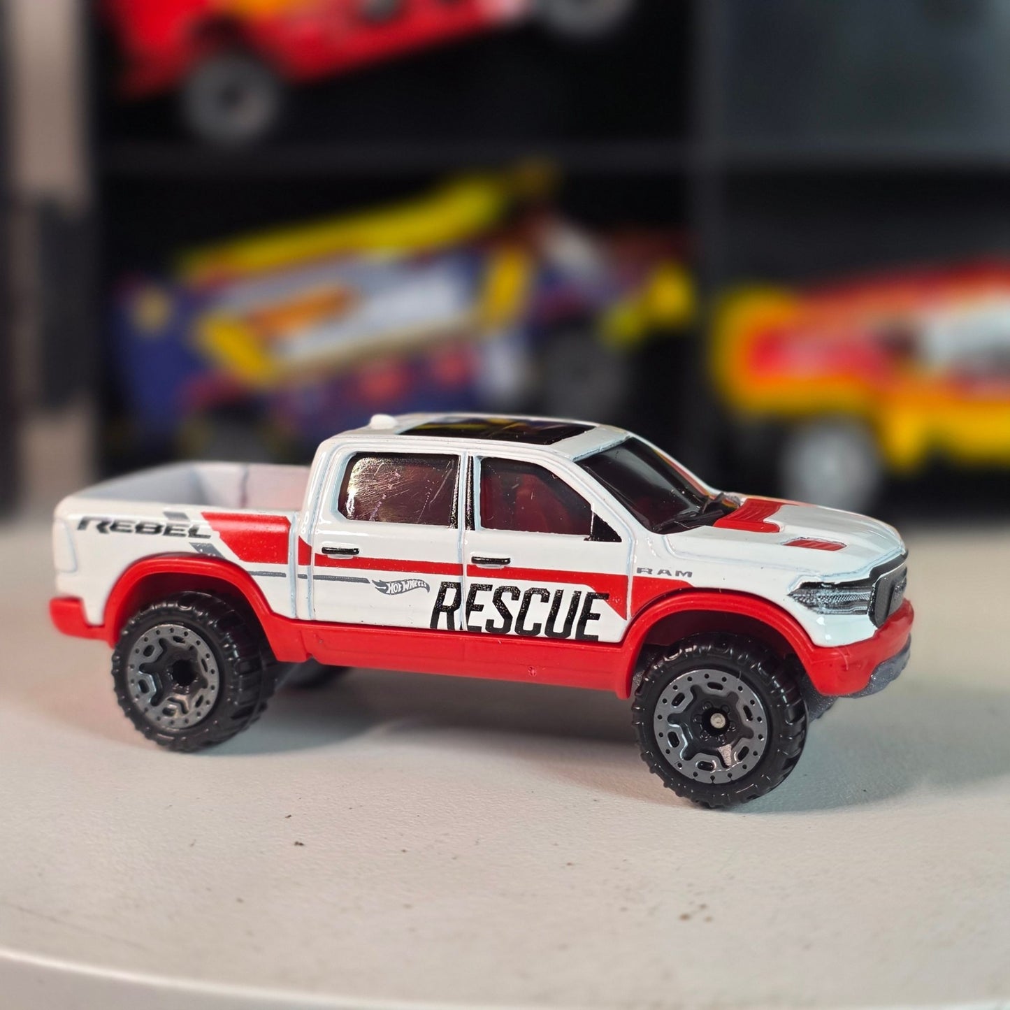 RARE Hot Wheels FIRST RESPONSE Team 5 Die-Cast EMERGENCY Vehicle SET