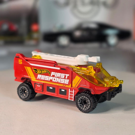 Hot Wheels Runway Res-Q Red First Response Airport Fire Truck Loose Malaysia