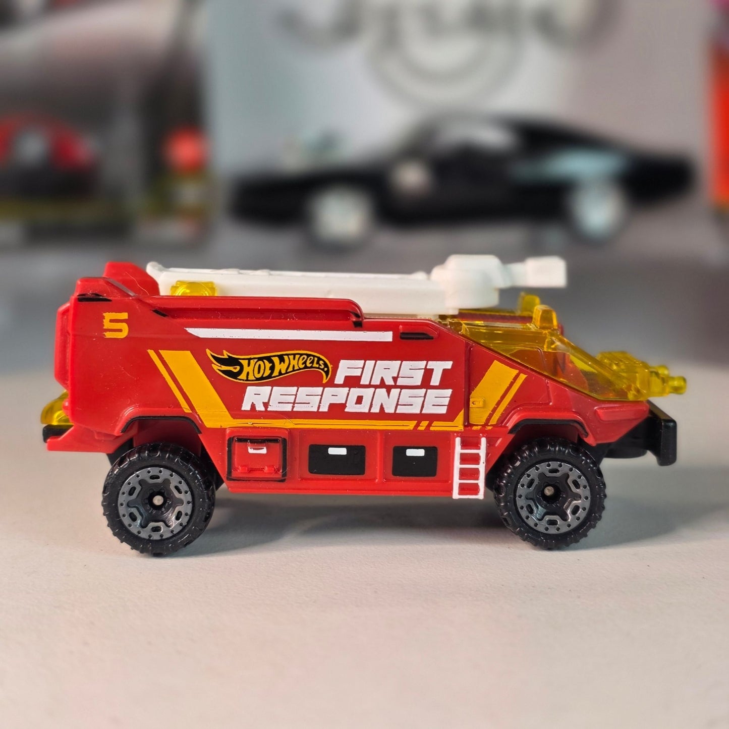 Hot Wheels Runway Res-Q Red First Response Airport Fire Truck Loose Malaysia