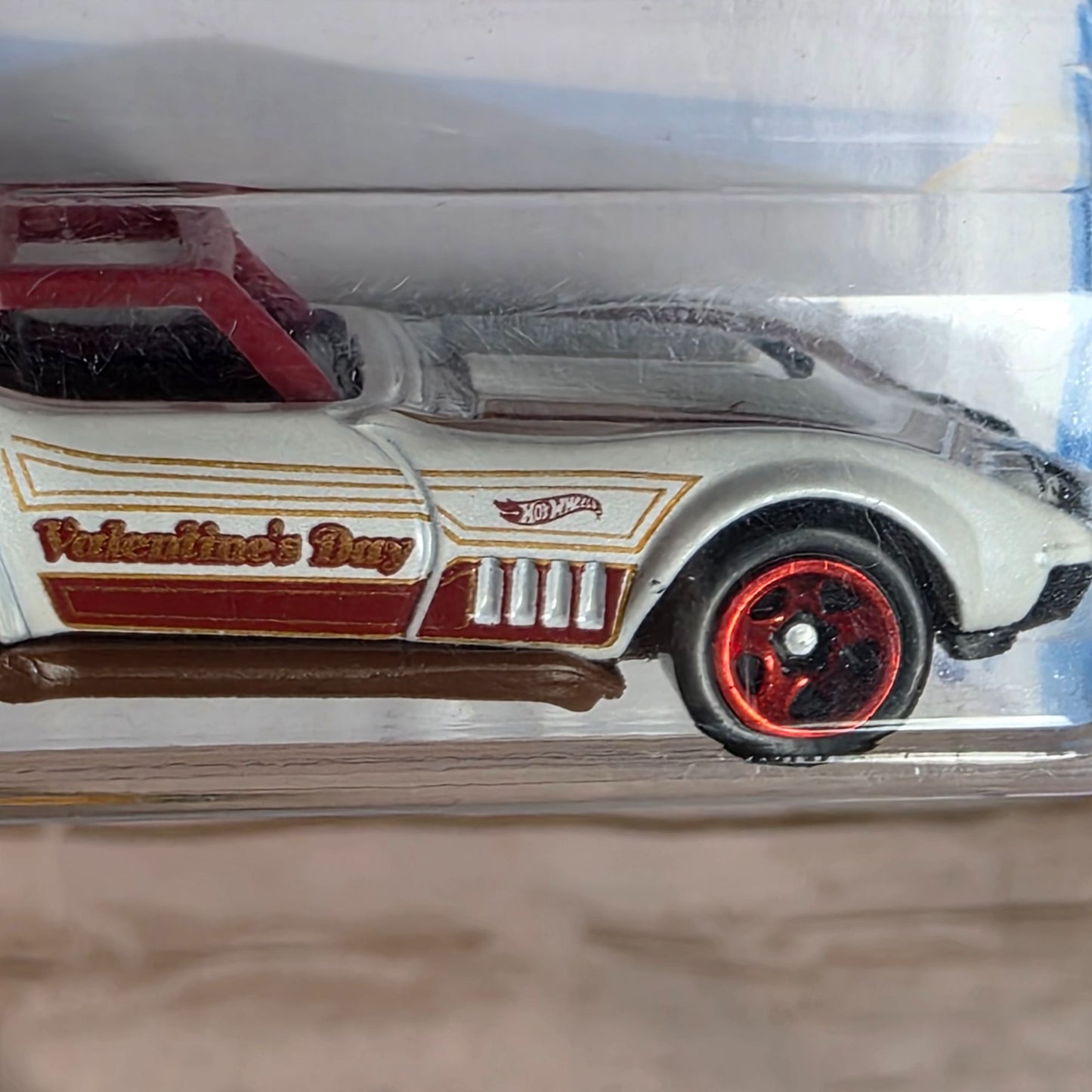 Hot Wheels 69 Corvette Racer White W/Red & Gold Details 1:64 Scale Diecast Car In Sealed Packaging